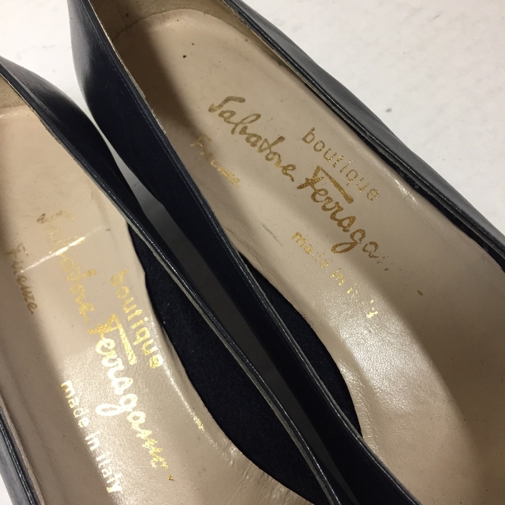 Vintage Ferragamo Boutique Dark Navy Leather Shoes - Picture 8 of 12